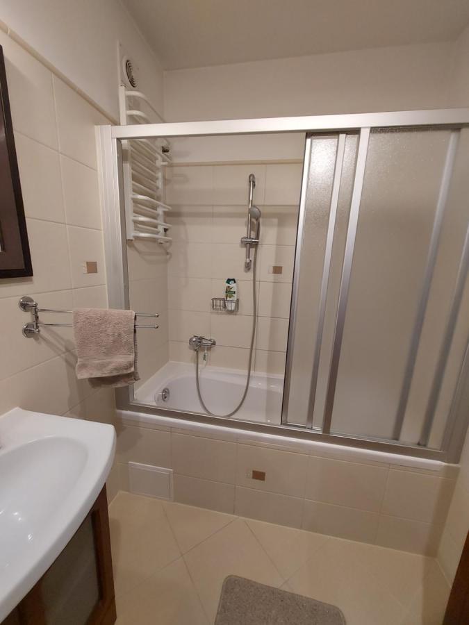 Wygodny Przestronny Apartament Janowskie Blonia Rumia Buitenkant foto